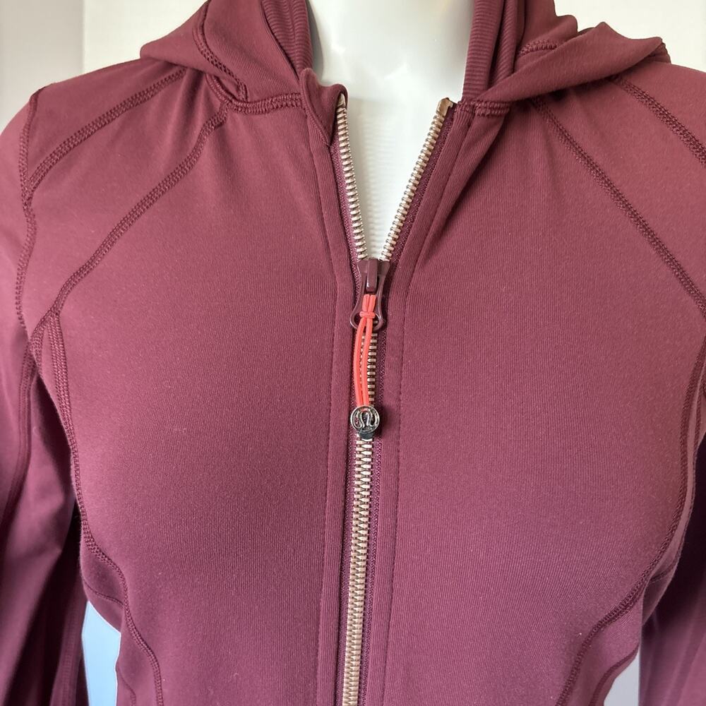 LULULEMON - Daily Practice Jacket Hooded In Wine Berry, Size 4 - Picture 2 of 9